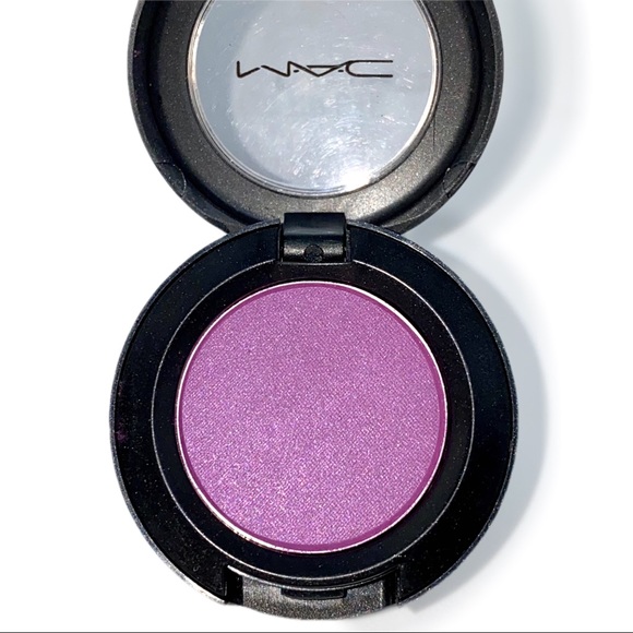 MAC Eyeshadow “Vibrant Grape” NWOB Limited Edition - Picture 2 of 7